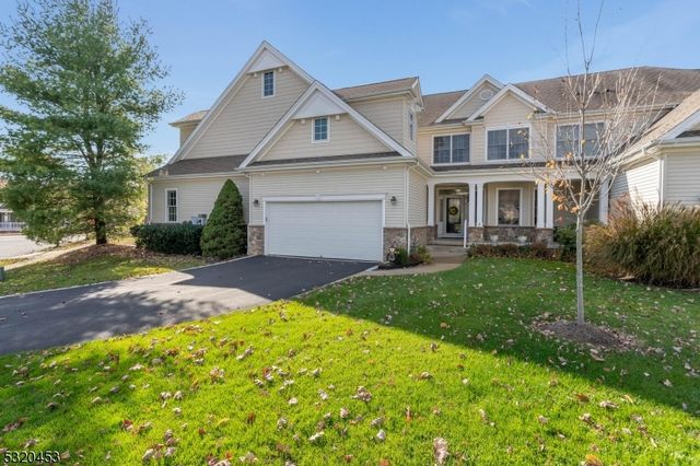 $639,900 | 2 Kestrel Court | Washington Township - Warren County