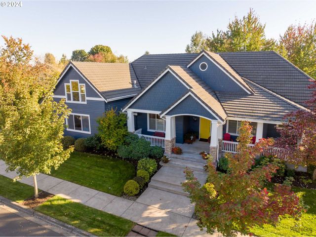 $997,500 | 825 McKenzie Crest Drive | North Springfield