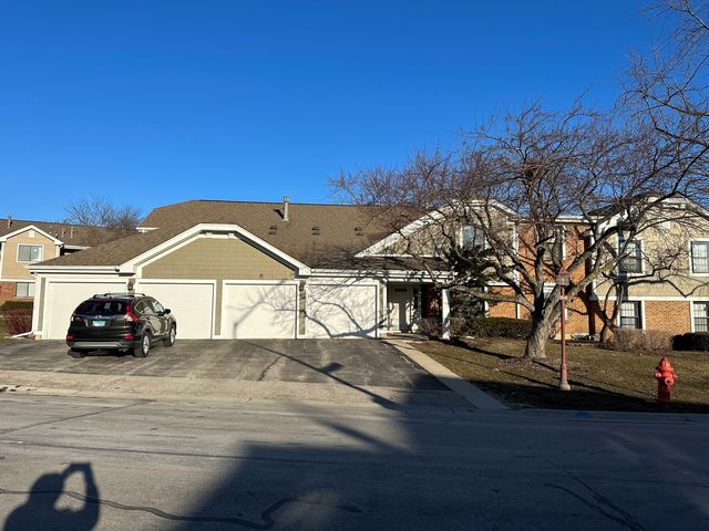 $2,450 | 1548 7 Pines Road, Unit 1A | Schaumburg