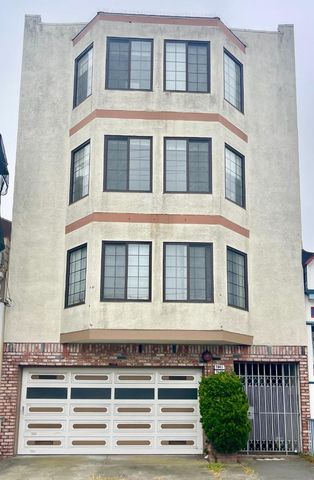 $2,780,000 | 7039 Geary Boulevard | Outer Richmond