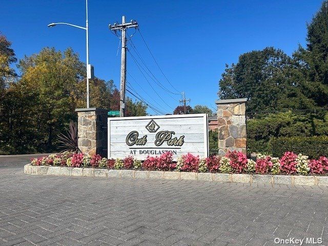 $1,160,000 | 241-37 Oak Park Drive, Unit 50C | Douglaston