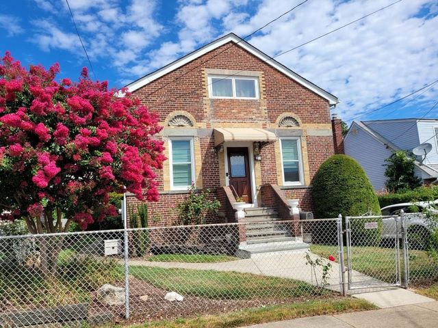 $2,200 | 23 Lenox Avenue | Westbury