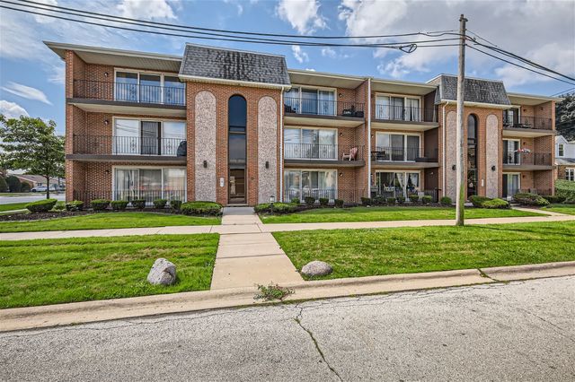 $200,000 | 4001 105th Street, Unit 3E | Oak Lawn