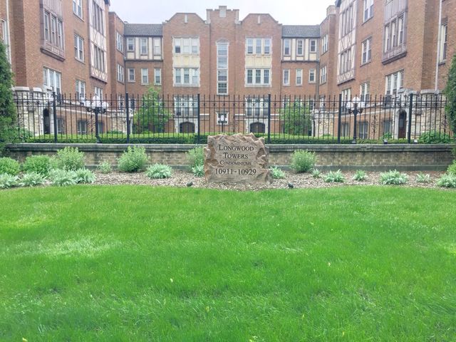 $112,500 | 10923 South Longwood Drive, Unit 2 | Morgan Park