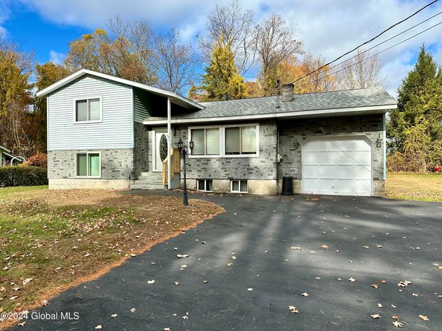 $289,900 | 23 Stewart Drive | Lake Luzerne Hamlet