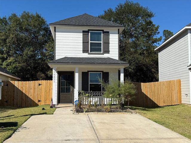 $1,215 | 16451 Jasmine Marie Place