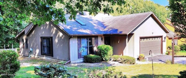 $2,200 | 35 Meadow Rue Place | Luther Forest