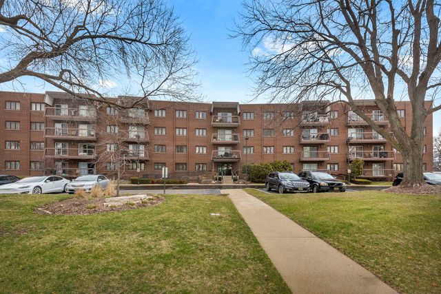 Arlington Club Condominiums, Wheeling, IL Homes for Sale - Arlington Club  Condominiums Real Estate | Compass