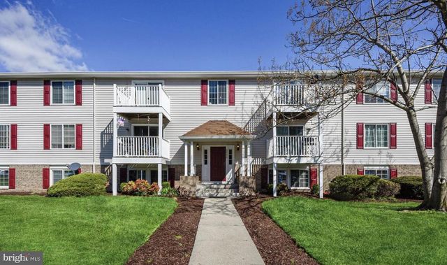 $1,950 | 8040 K Abbey Court, Unit K | Chesterfield Garden Condominiums