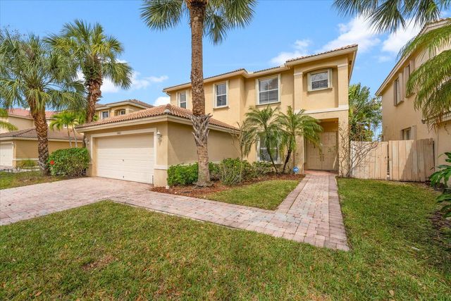 $675,000 | 5002 Victoria Circle | The Villages of Palm Beach Lakes