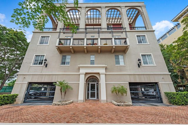 $3,300 | 115 Mendoza Avenue, Unit 204 | Central Gables