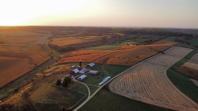 $2,250,000 | 5201 South Burton Road | Elizabeth Township - Jo Daviess County