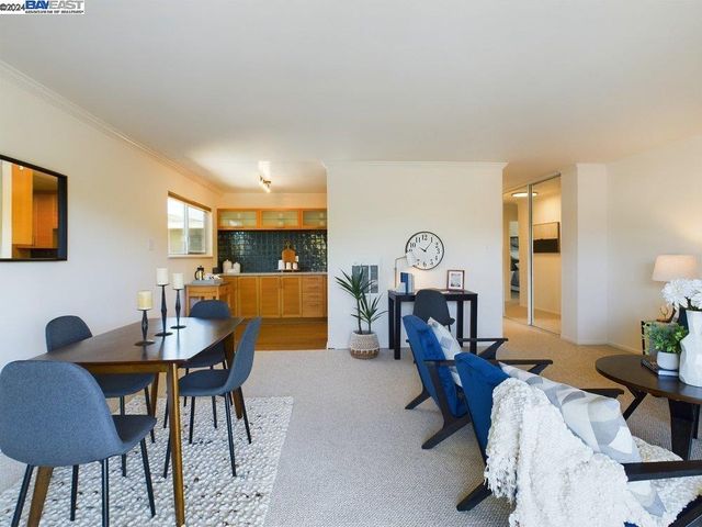 $436,000 | 321 Warwick Avenue, Unit 303 | Adams Point