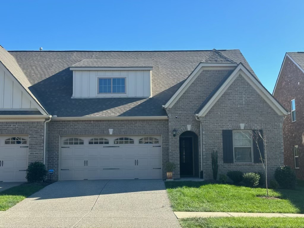 3 bedrooms & 3 full baths, The unfinished room above the garage adds versatility for future expansion or storage. The gourmet kitchen with quartz countertops and a bar top is perfect for entertaining, living room's gas fireplace.