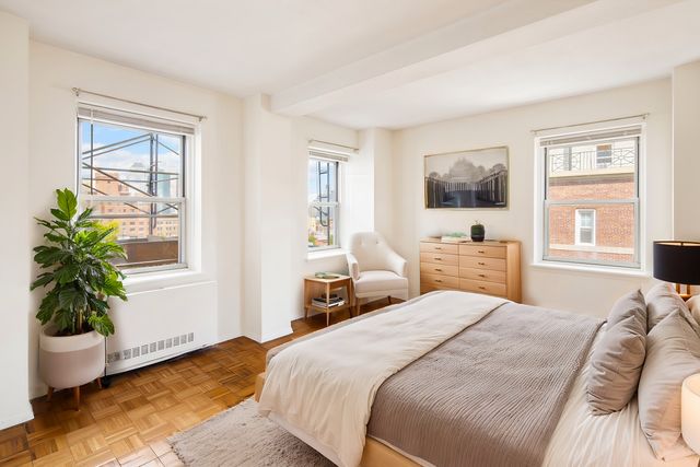 $715,000 | 111 Hicks Street, Unit 7L | Brooklyn Heights