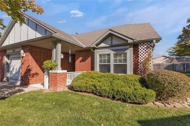 $250,000 | 613 North Somerset Terrace | Olathe