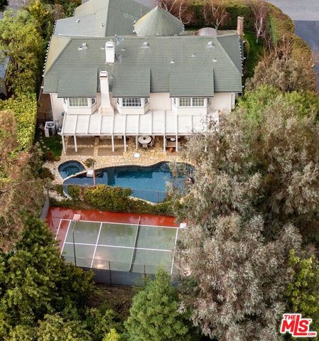 $4,995,000 | 2807 Deep Canyon Drive | Beverly Hills Post Office