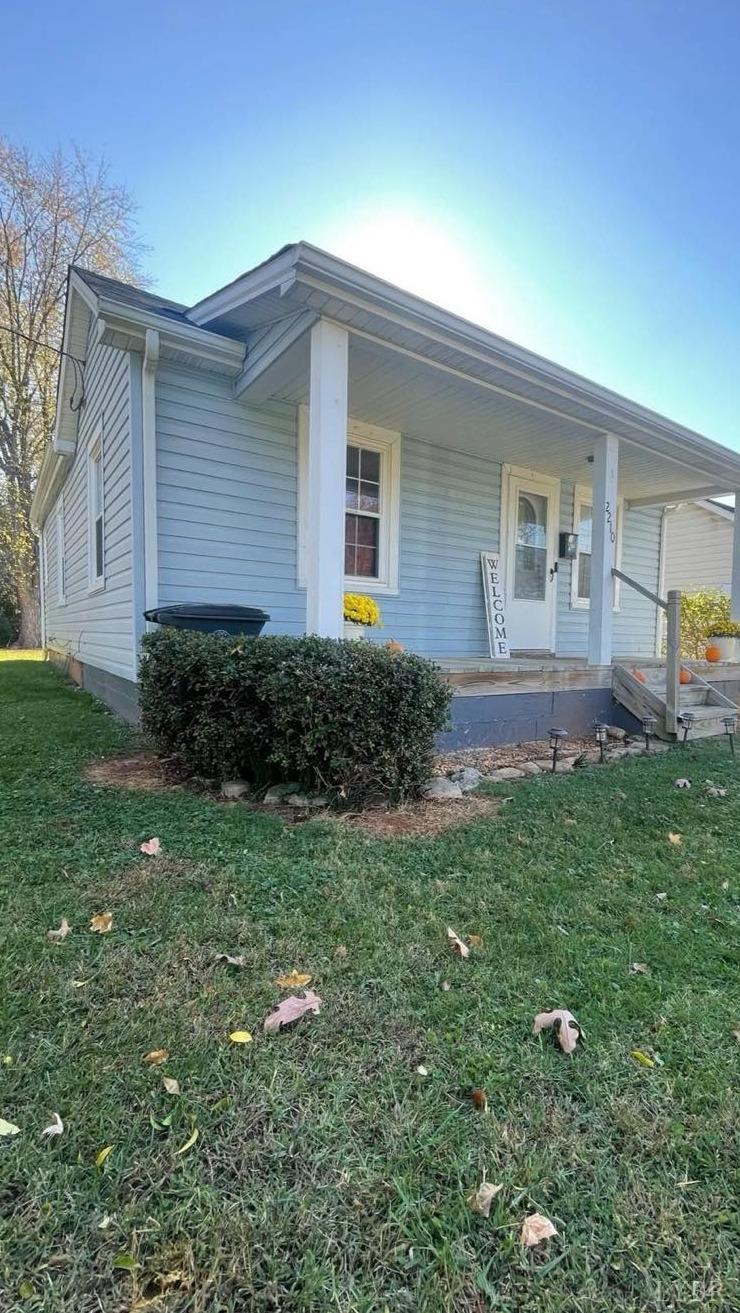 a front view of house with yard