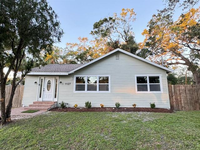 $495,000 | 1127 41st Street | Bayou Oaks