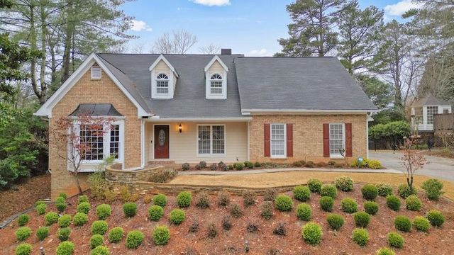 $789,000 | 205 Carriage Way Lane | Horseshoe Bend