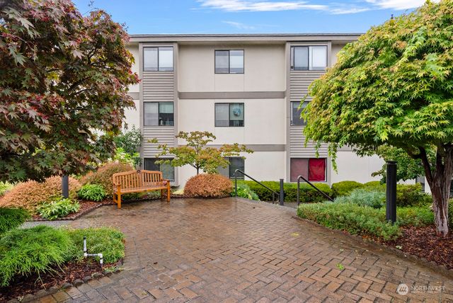 $790,000 | 201 3rd Avenue North, Unit 207 | Downtown Edmonds