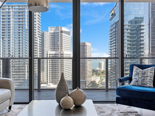 $7,000 | 88 Southwest 7th Street, Unit 2709 | Brickell