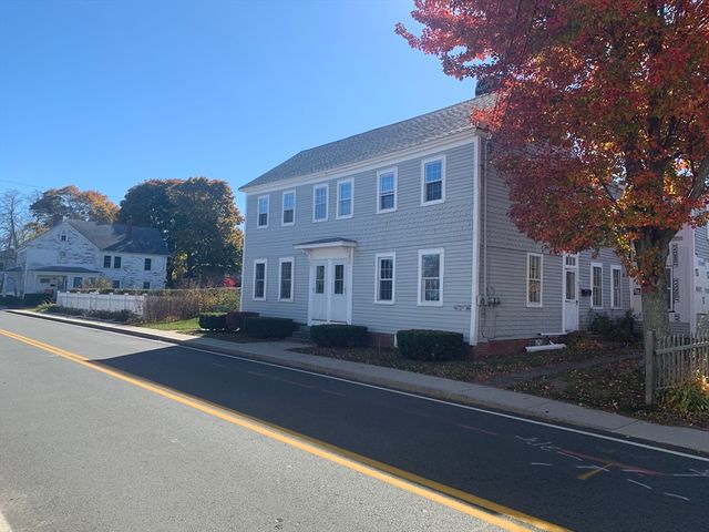 $2,200 | 246 Water Street, Unit 1 | South End Newburyport