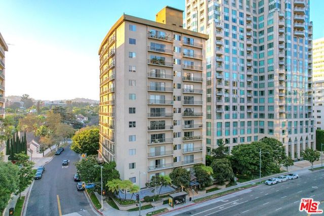 $3,600 | 10747 Wilshire Boulevard, Unit 1203 | Westwood