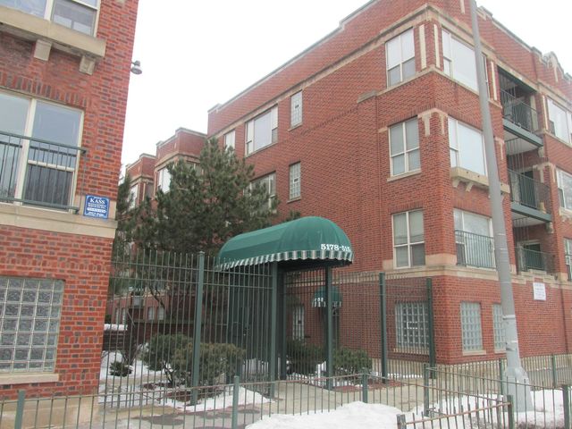 $1,100 | 5168 South King Drive, Unit 1 | Washington Park