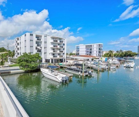 $600 | 8101 Crespi Boulevard, Unit 3 | Biscayne Point