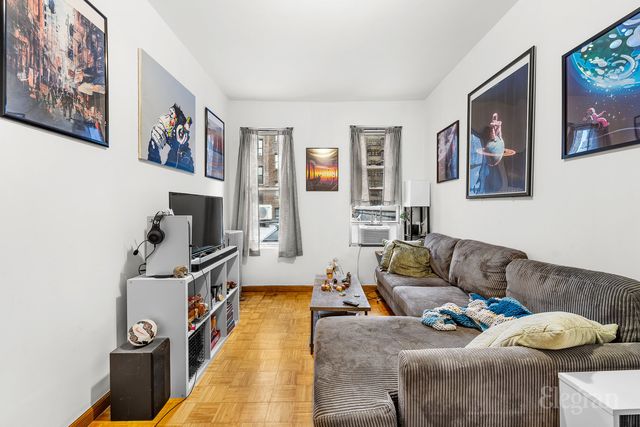 $2,250 | 28-14 41st Avenue, Unit 2R | Long Island City