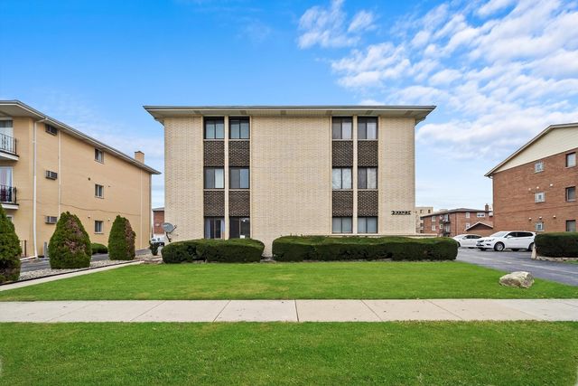 $161,900 | 10323 Mayfield Avenue, Unit 3A | Oak Lawn