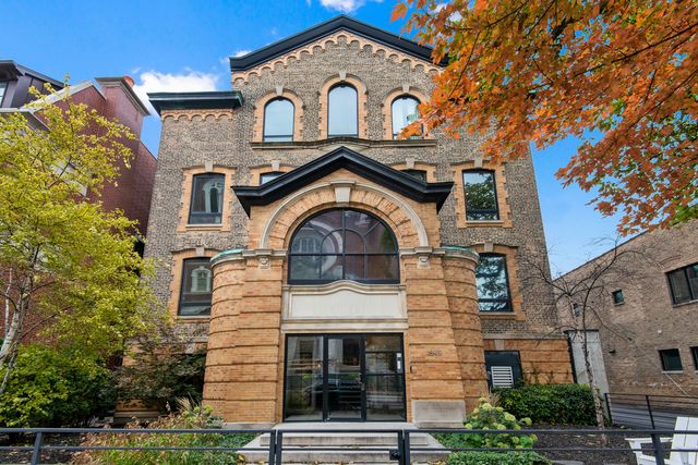 $1,070,000 | 1849 North Hermitage Avenue, Unit 303 | Bucktown