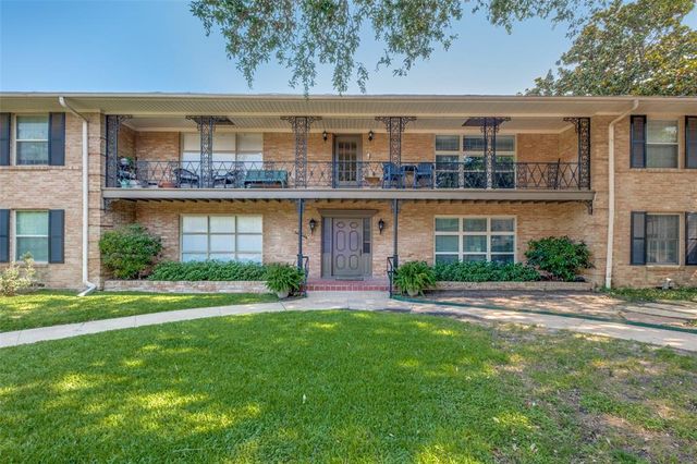 $289,000 | 6131 B Bandera Avenue | Preston Hollow South