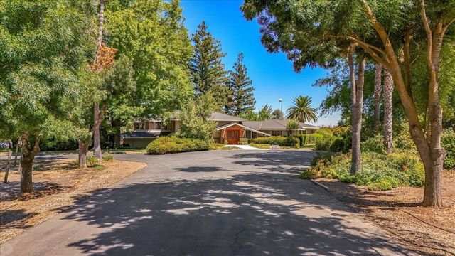 $1,599,000 | 1550 East Cardella Road