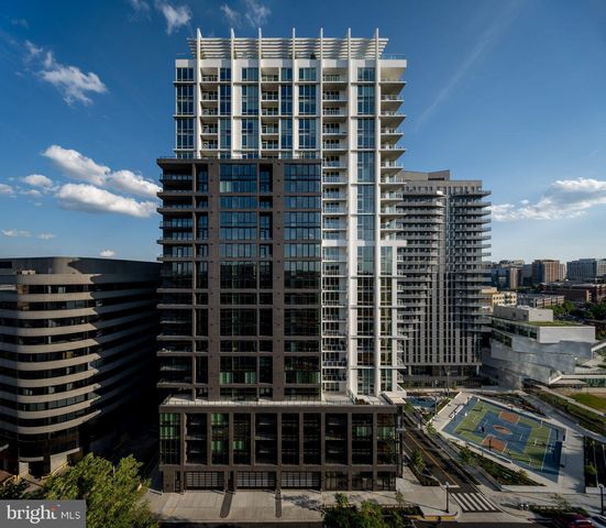 $1,568,000 | 1781 North Pierce Street, Unit 302 | North Rosslyn