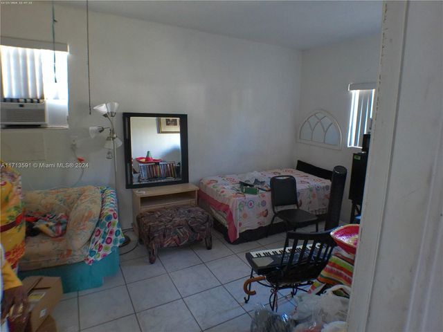 $1,200 | 705 Northeast 165th Street | Golden Glades