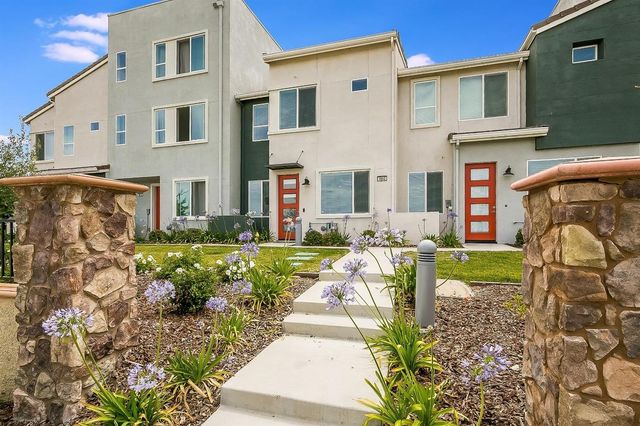 $449,000 | 3862 East Commerce Way | Natomas Crossing