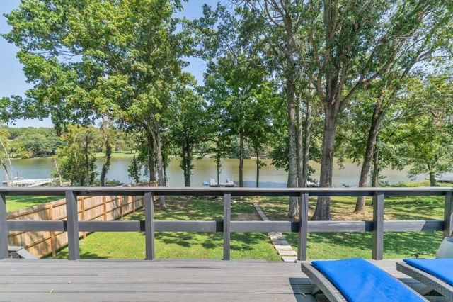 $999,900 | 411 Lakeshore Drive | Green Hill