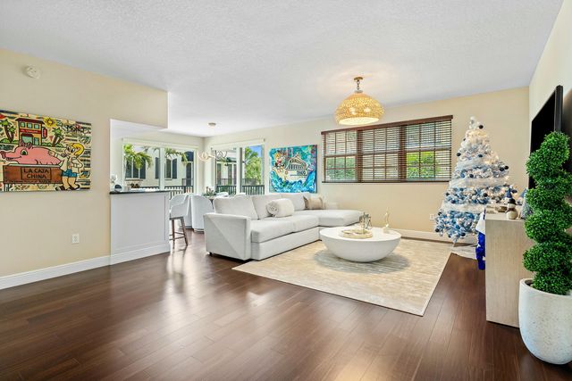 $1,495,000 | 225 Northeast 1st Street, Unit 206 | Pineapple Grove