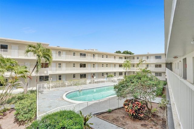 $1,800 | 1895 Venice Park Drive, Unit C20 | Central North Miami