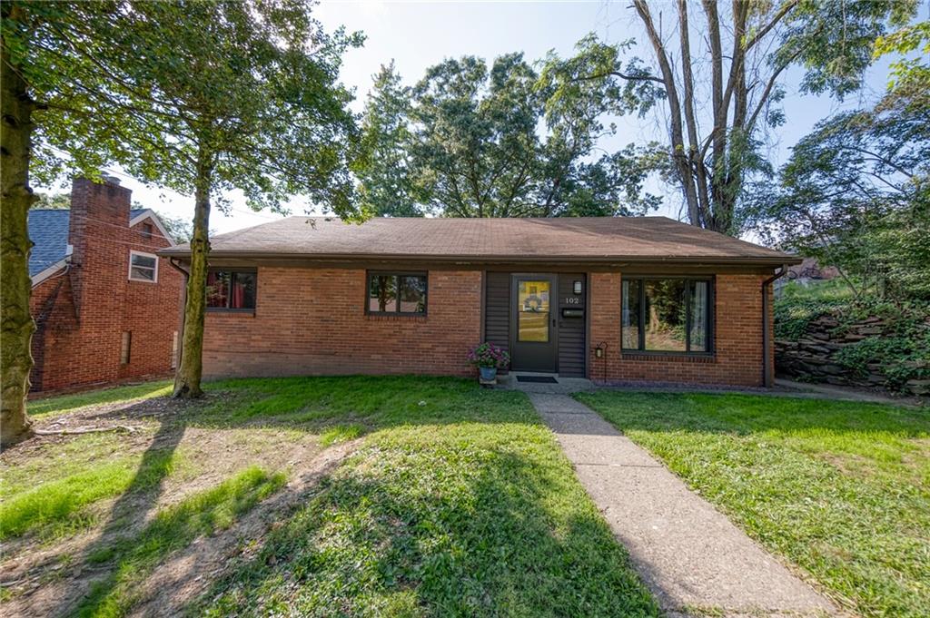 3 Bedroom, 1 Bath, Cozy brick ranch on a less traveled street in Hopewell School District.