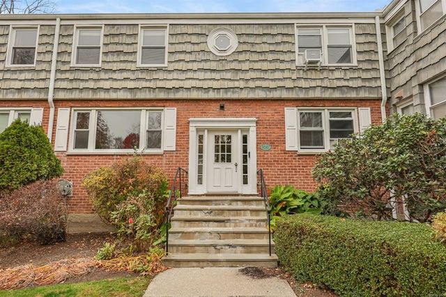 $479,000 | 905 Palmer Avenue, Unit C2 | Mamaroneck Village