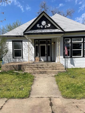 $900 | 819 West Owings Street | Denison