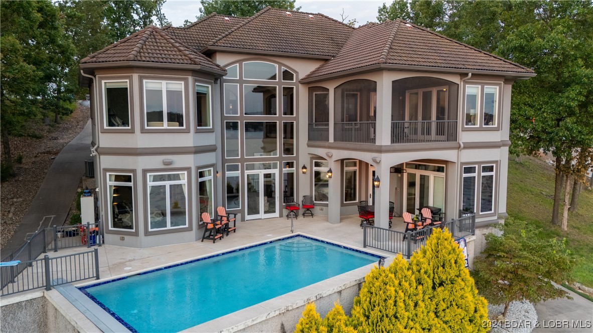 Lakeside View with Infinity Pool