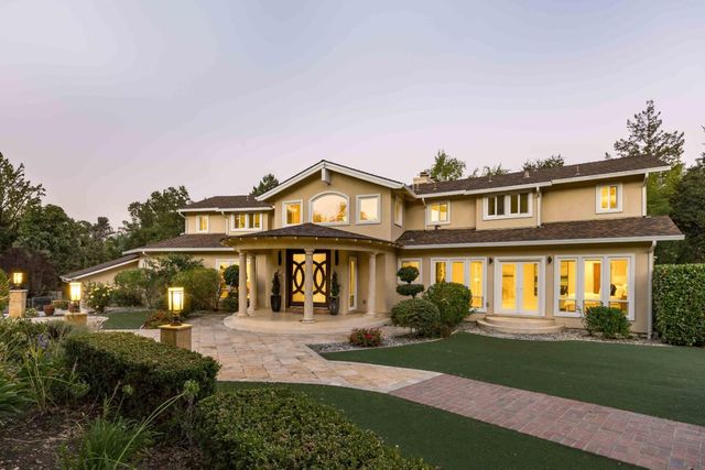 $8,488,000 | 23171 Mora Glen Drive | Loyola