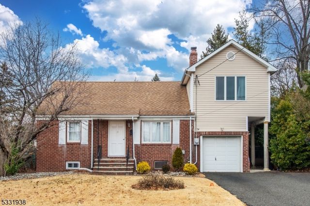 $749,000 | 35 Taggart Way | Saddle Brook