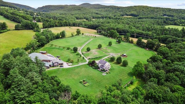 $2,100,000 | 1228 Skiparee Road | Pownal