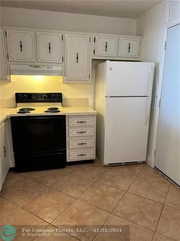 $182,000 | 406 Northwest 68th Avenue, Unit 314 | Plantation Drive