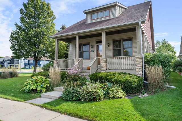 $420,000 | 2103 Erie Drive | Northfield